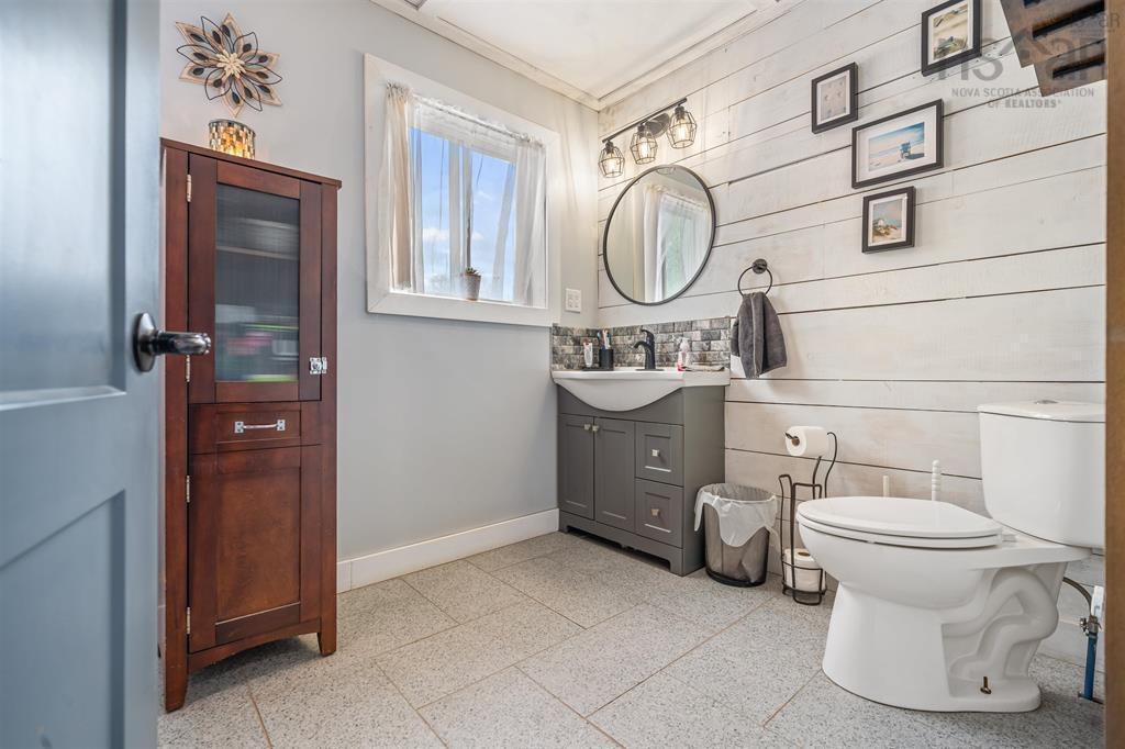 10563 Highway 2, Springhill, NS