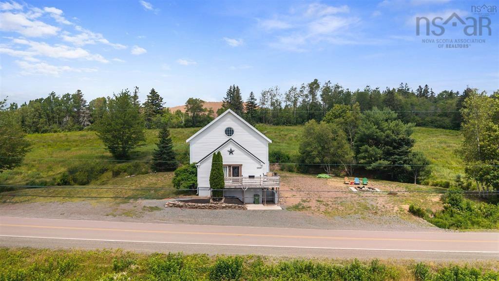 10563 Highway 2, Springhill, NS