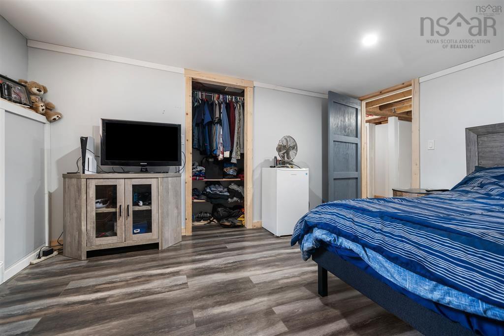 10563 Highway 2, Springhill, NS