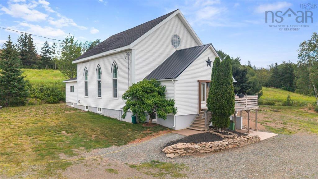 10563 Highway 2, Springhill, NS