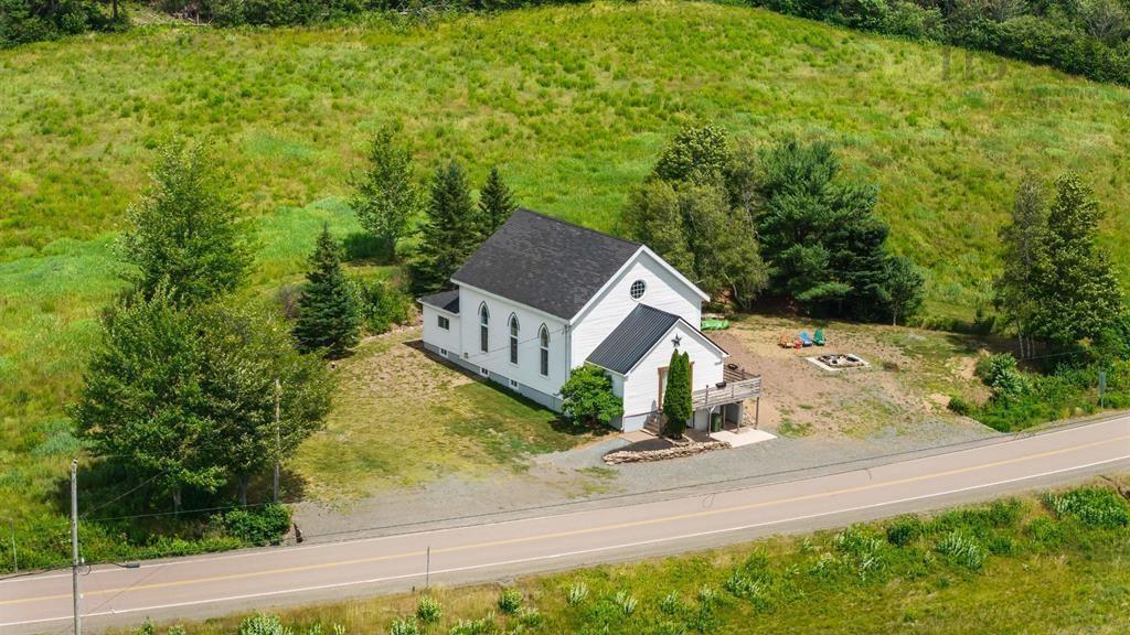 10563 Highway 2, Springhill, NS