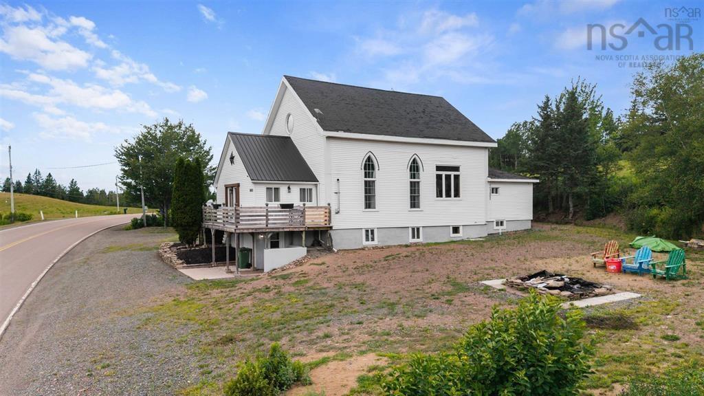 10563 Highway 2, Springhill, NS