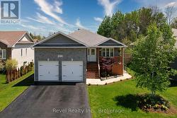 37 MARILYN AVENUE N Wasaga Beach, ON L9Z 2Y5