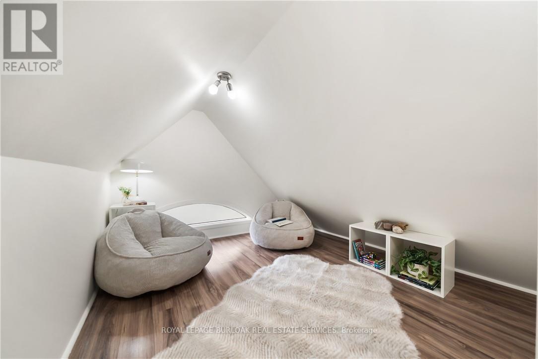 423 Smith Avenue, Burlington, ON