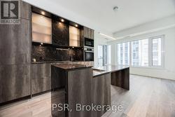 2707 - 11 YORKVILLE AVENUE Toronto, ON M4W 0B7