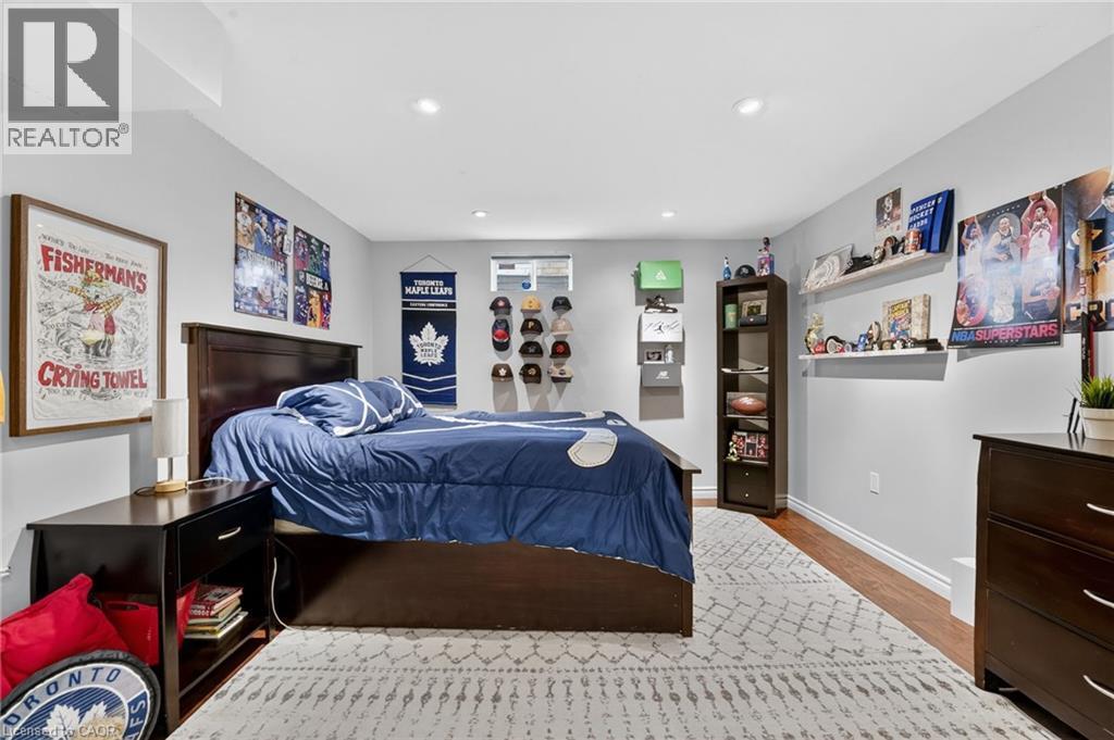 734 Brigadoon Drive, Hamilton, ON