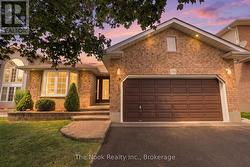 733 SUNDANCE CIRCLE Oshawa (Northglen), ON L1J 8N9