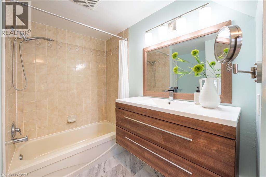34 Camrose Court, Kitchener, ON