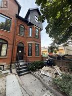 272 SEATON STREET Toronto, ON M5A 2T4
