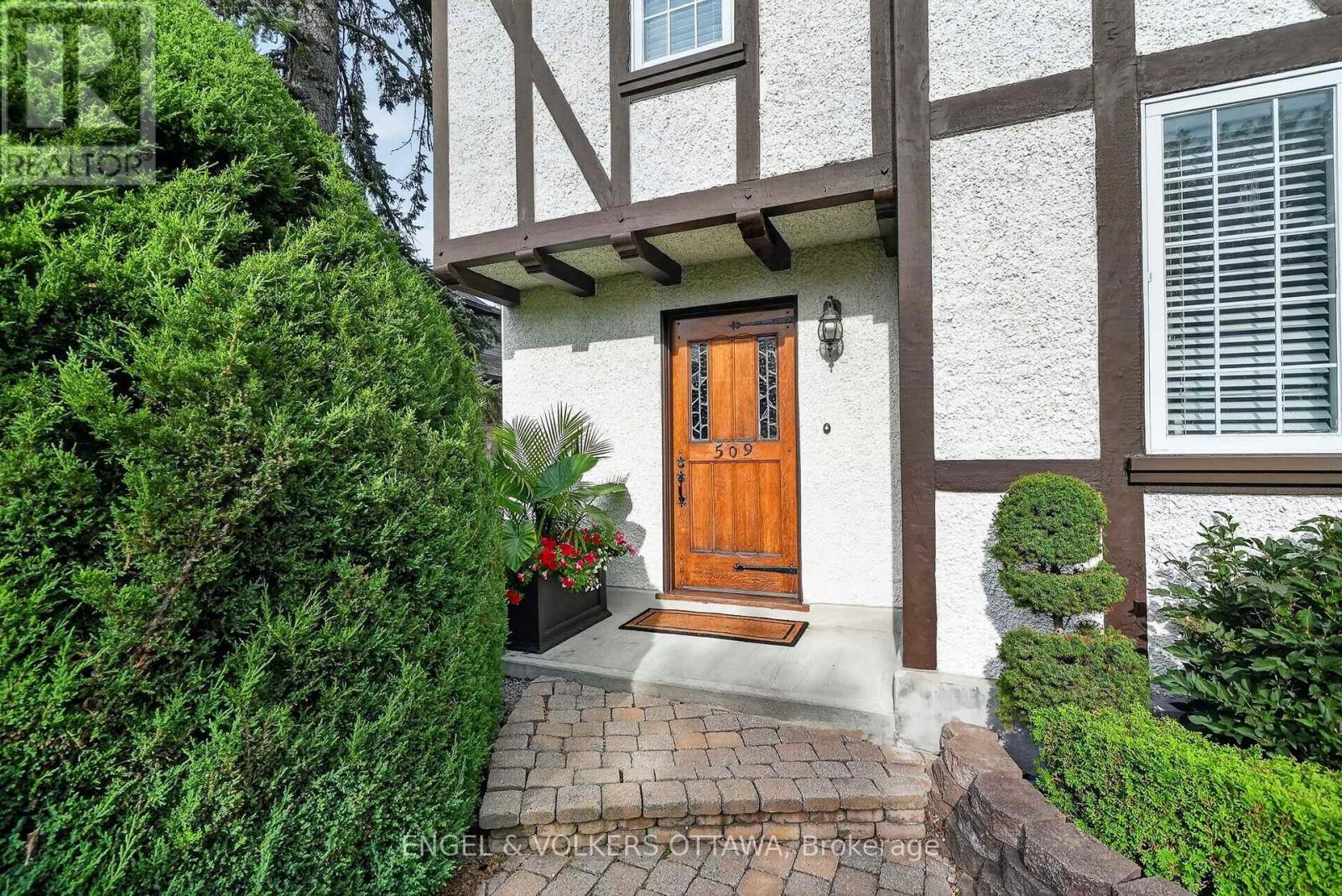 509 Island Park Drive, Ottawa, ON