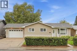 118 Pendygrasse ROAD  Saskatoon, SK S7M 4J1