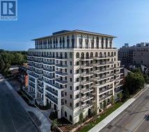 207 - 38 EARLINGTON AVENUE Toronto, ON M8X 0B6