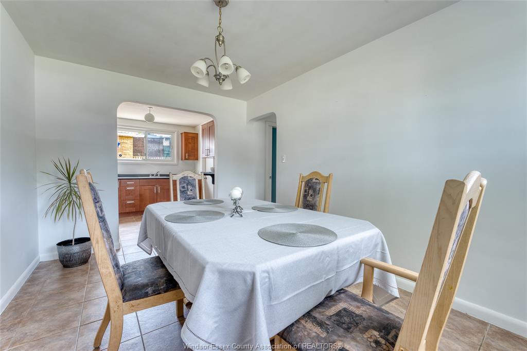 962 Watson, Windsor, ON