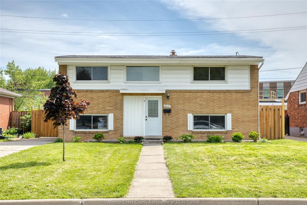 962 Watson, Windsor, ON