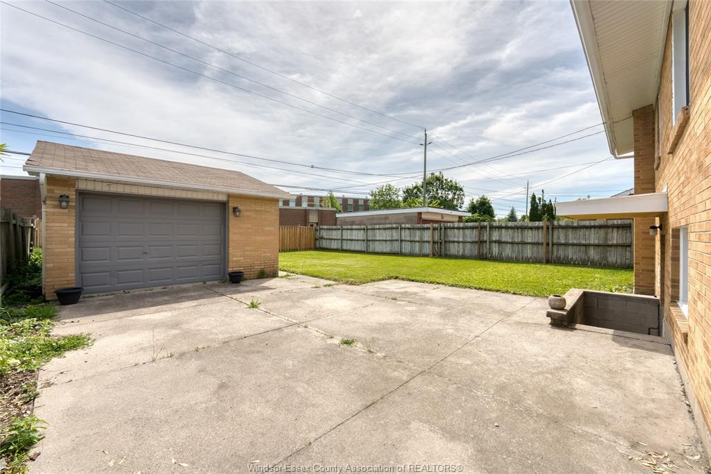 962 Watson, Windsor, ON