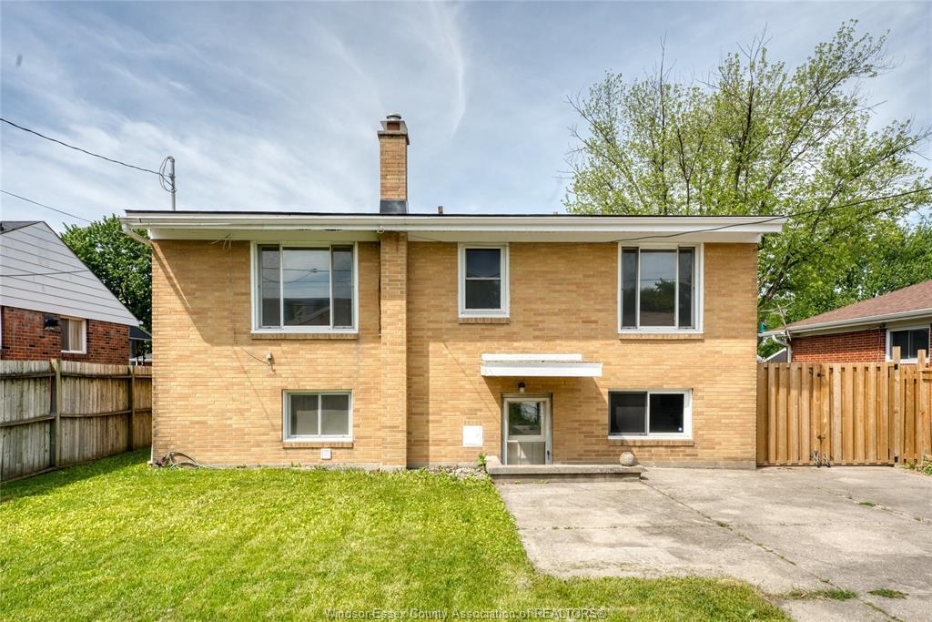 962 Watson, Windsor, ON