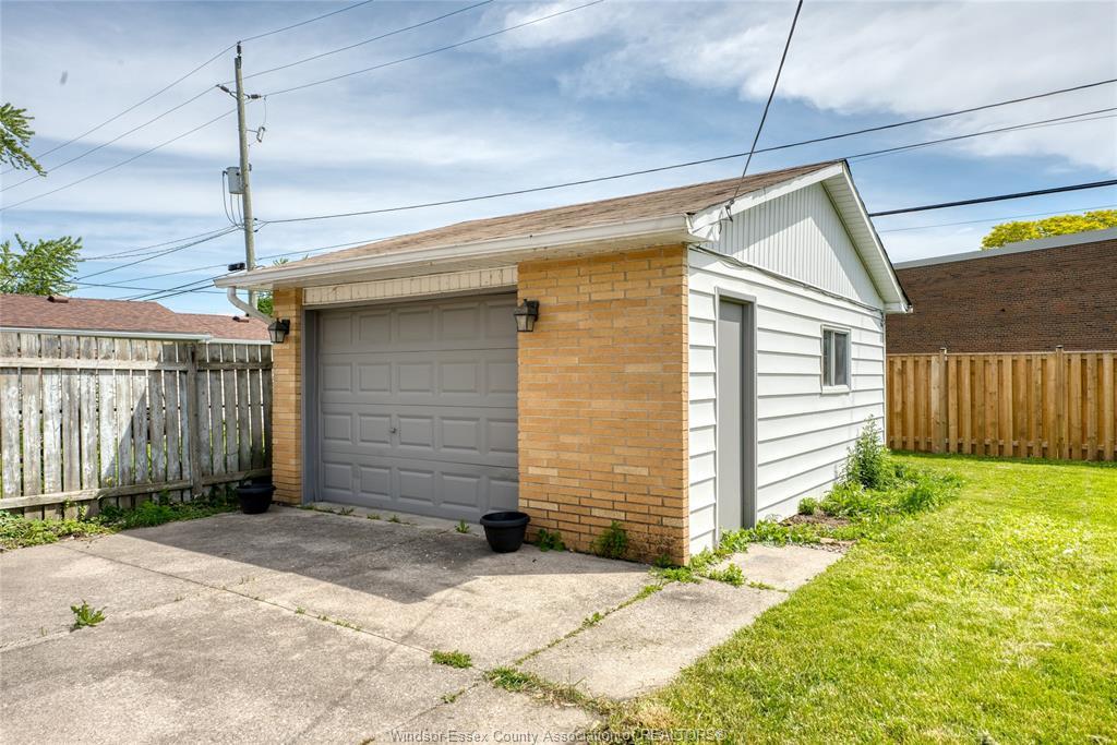 962 Watson, Windsor, ON