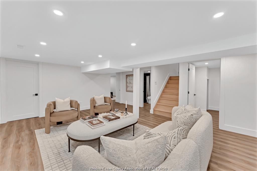 994 Isabelle, Windsor, ON