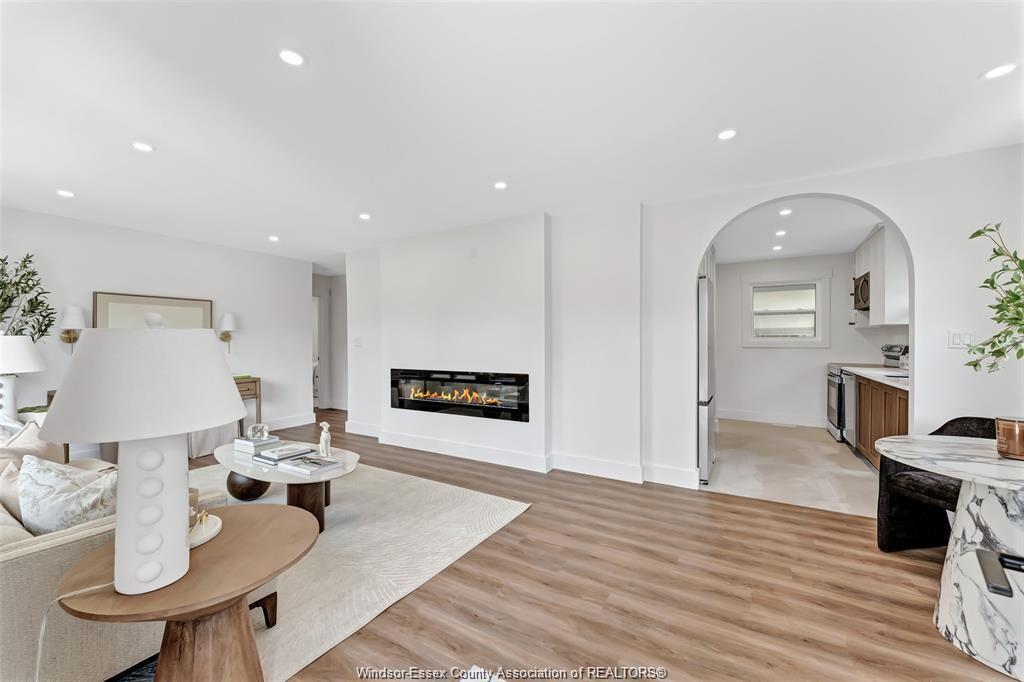 994 Isabelle, Windsor, ON