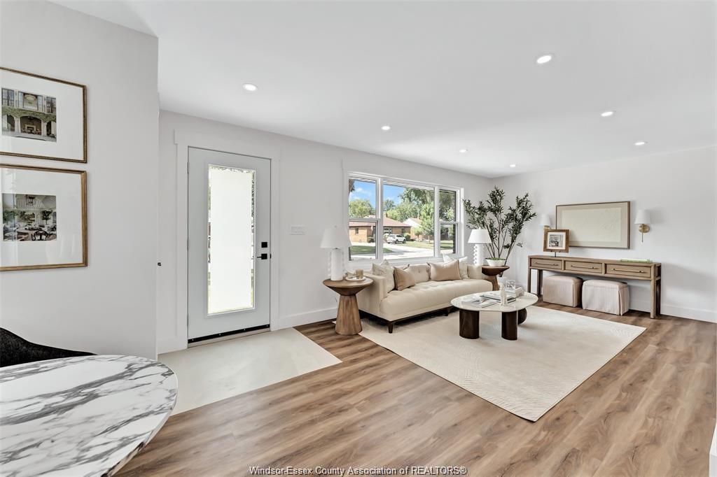 994 Isabelle, Windsor, ON