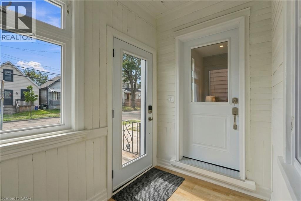 19 Vansitmart Avenue, Hamilton, ON