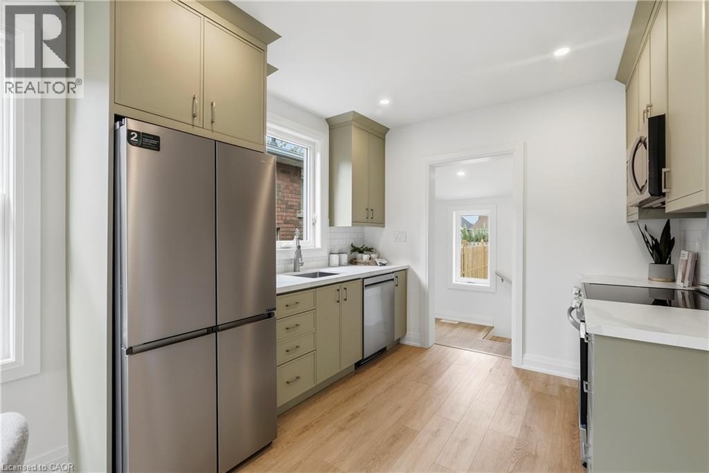19 Vansitmart Avenue, Hamilton, ON