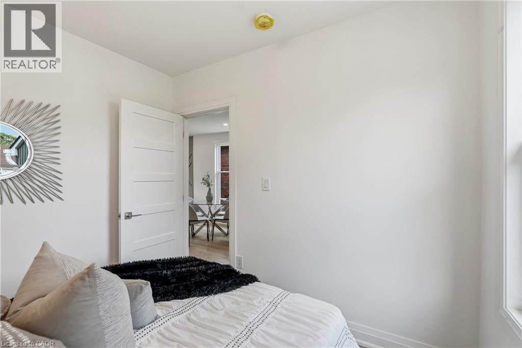 19 Vansitmart Avenue, Hamilton, ON