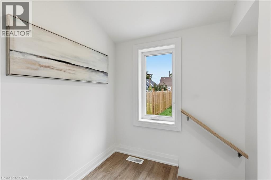 19 Vansitmart Avenue, Hamilton, ON