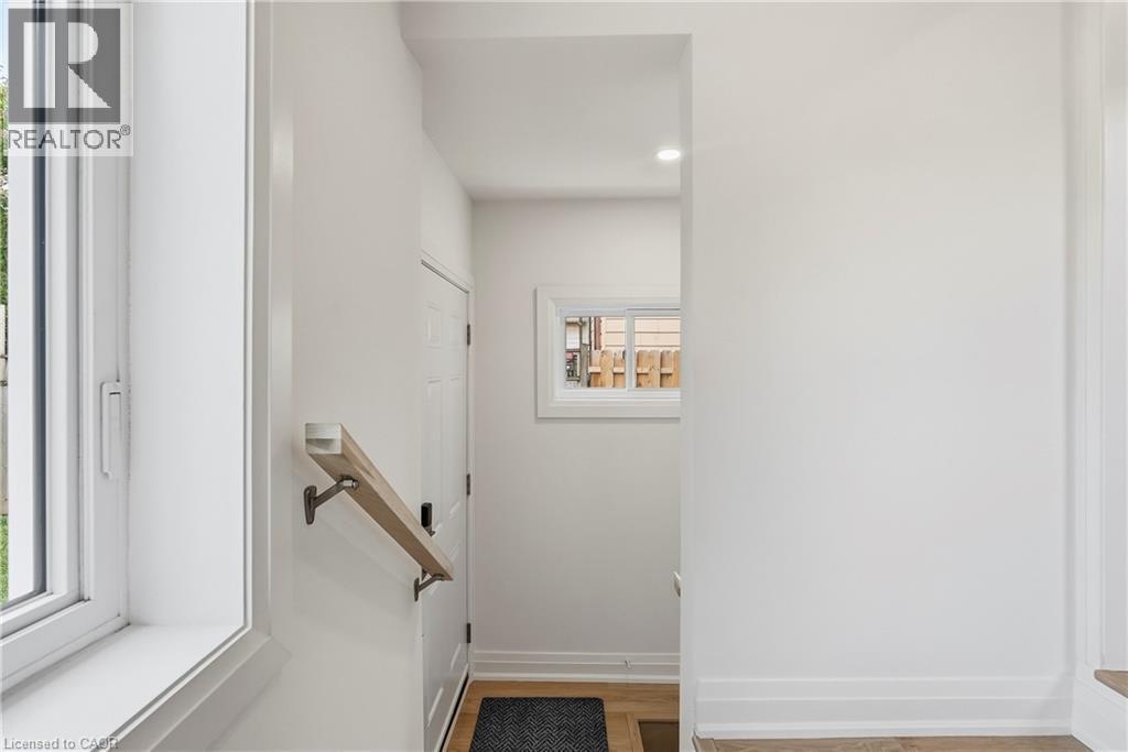 19 Vansitmart Avenue, Hamilton, ON