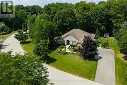32 PARKSHORE PLACE Hamilton, ON L0R 1H1