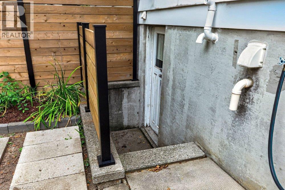 Additional content - 27 Gretna Court, Hamilton, ON