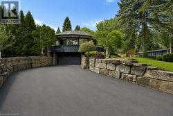1352 NOCTURNE Court Mississauga, ON L5H 2L8