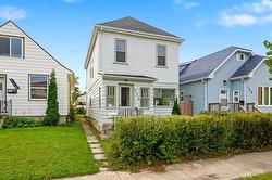 506 Carlaw AVE  Winnipeg, MB R3L 0V2