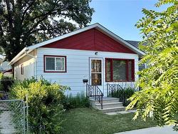 693 Walker AVE  Winnipeg, MB R3L 1C6