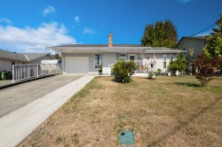 3187 Moorfield Rd Duncan, BC V9L 4M6