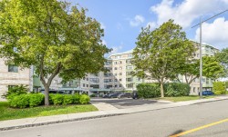 214-3111 Av. des Hôtels Québec (Sainte-Foy/Sillery/Cap-Rouge), QC G1W 4W7