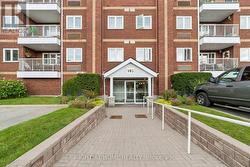 318 - 193 LAKE DRIVEWAY DRIVE W Ajax, ON L1S 7H8