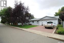 613 4th STREET W Shaunavon, SK S0N 2M0