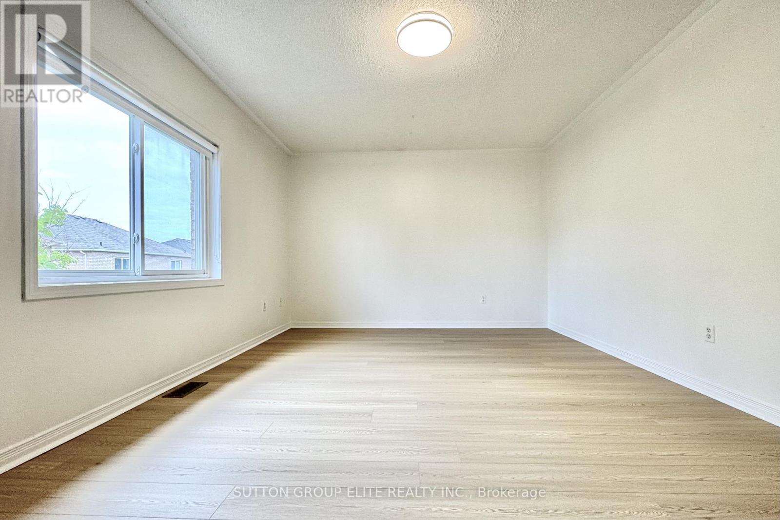 5684 Volpe Avenue, Mississauga, ON