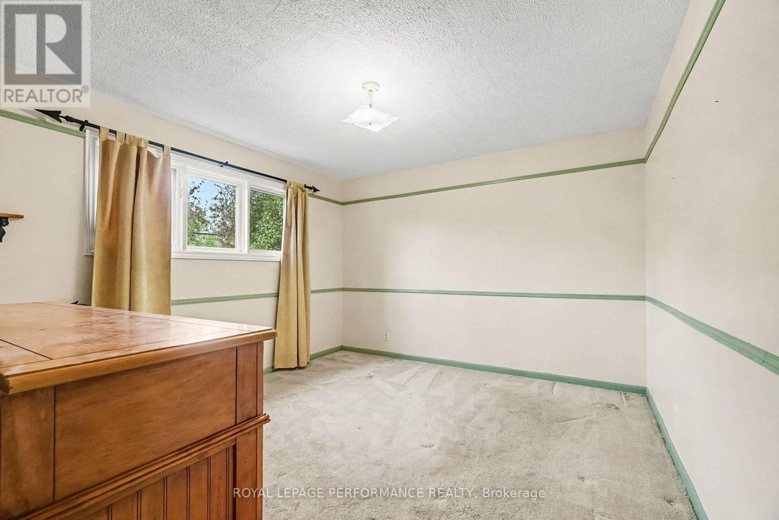 1374 Highgate Road, Ottawa, ON