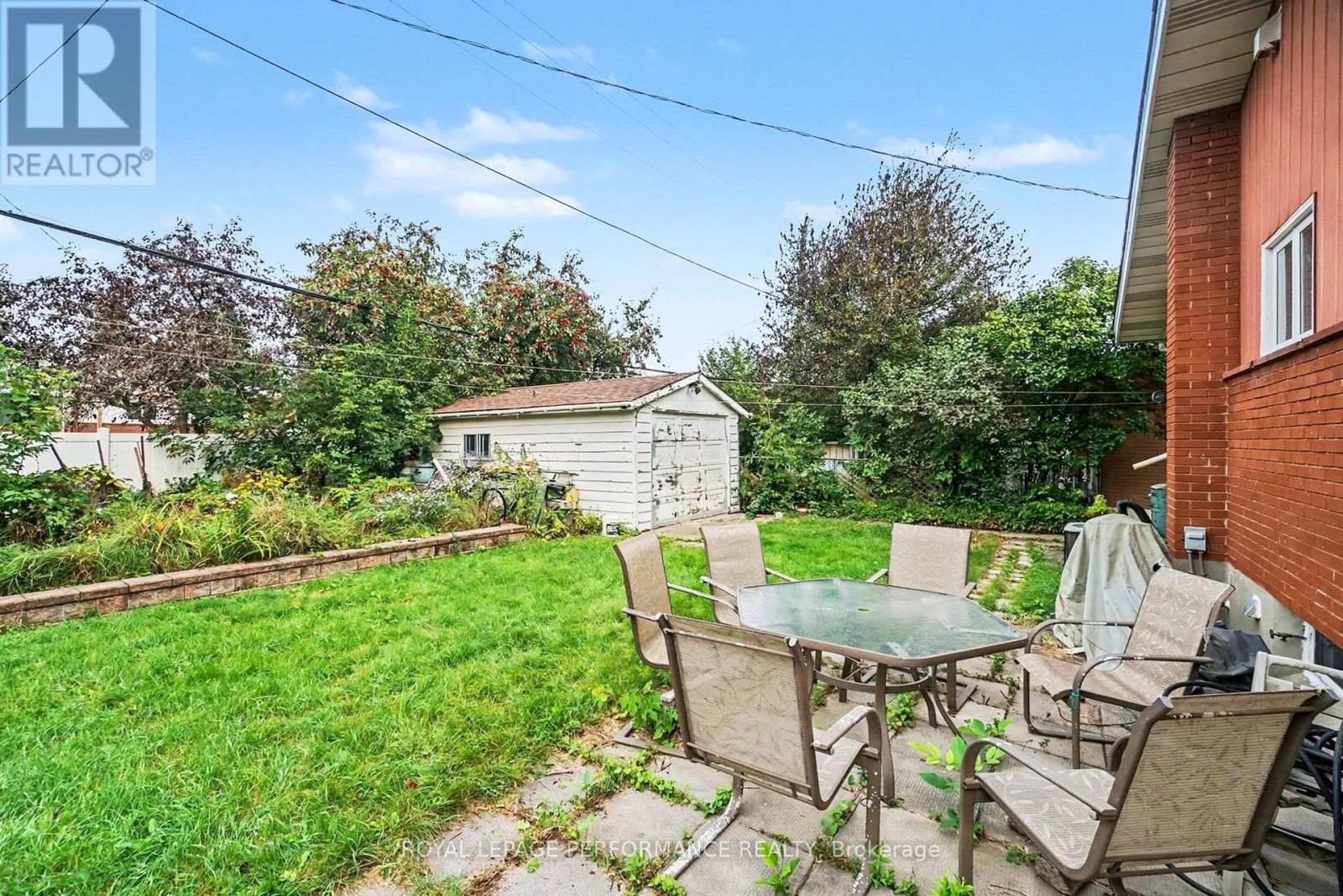 1374 Highgate Road, Ottawa, ON