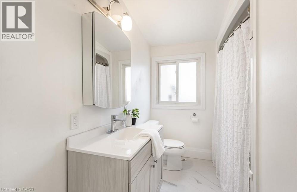 134 Deschene Avenue, Hamilton, ON