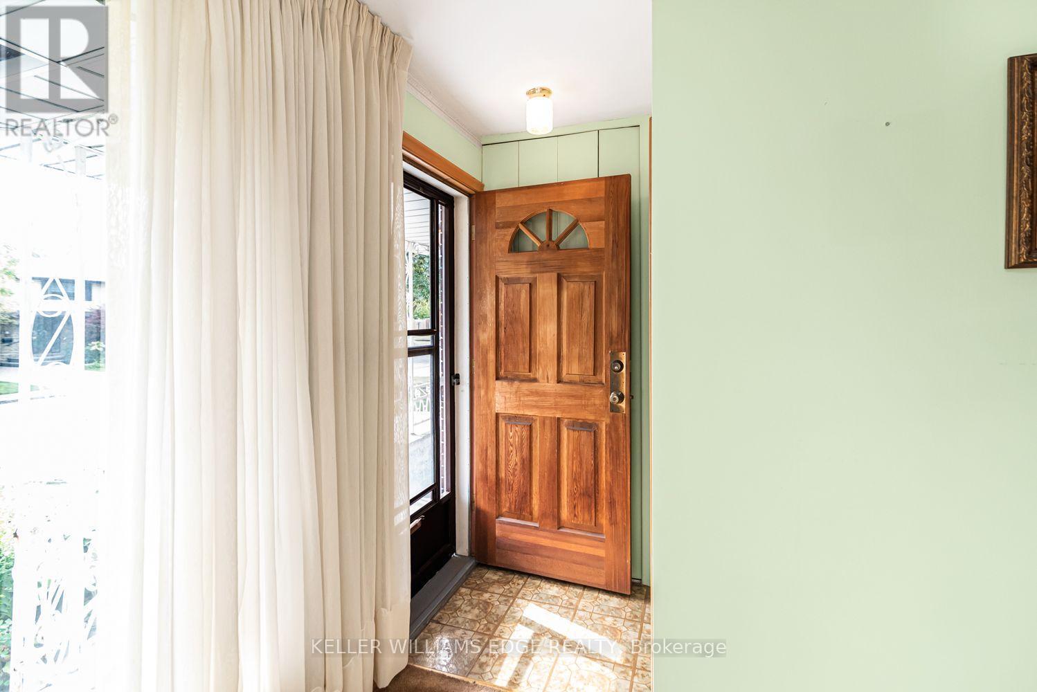 30 Goldfinch Road, Hamilton, ON