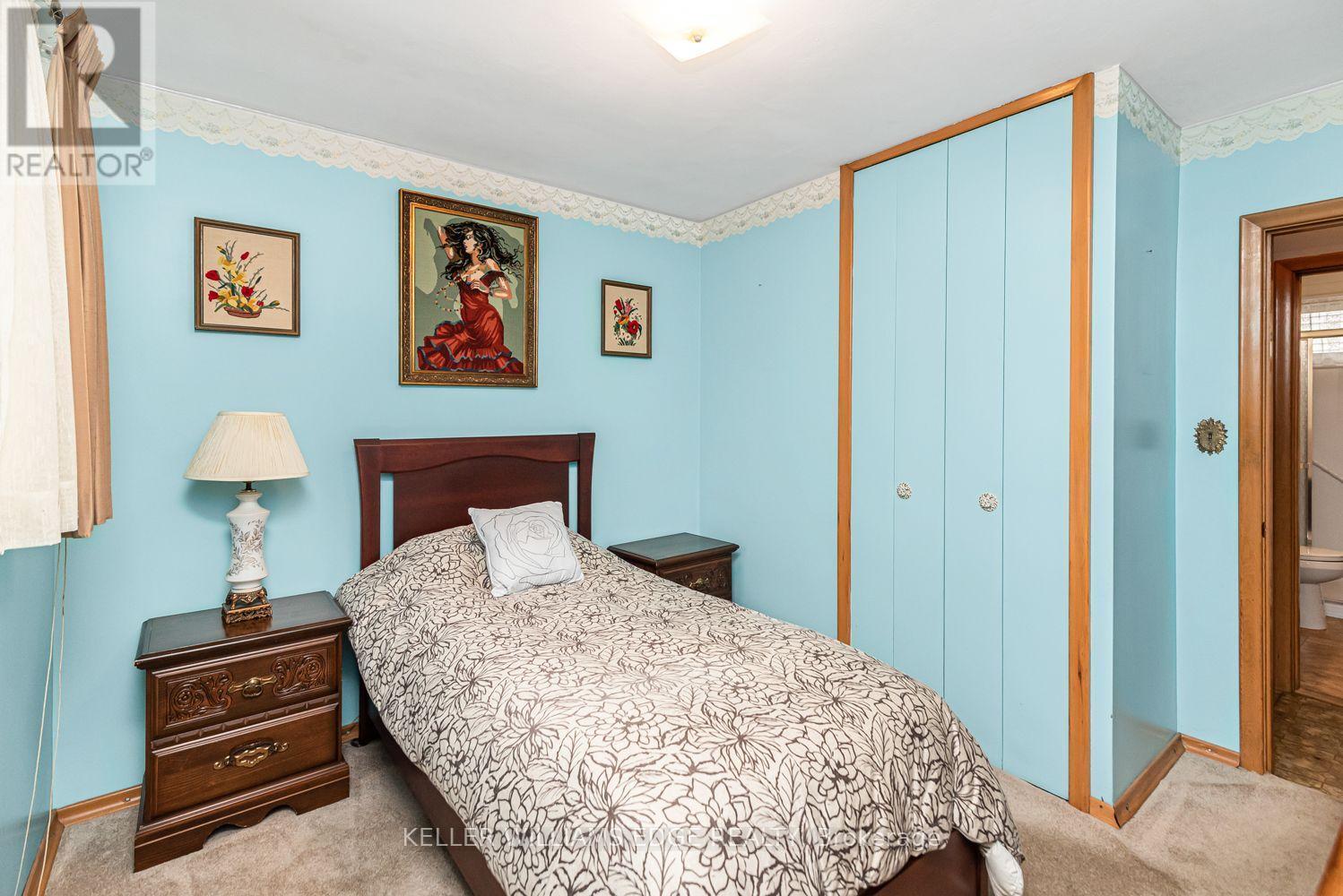 30 Goldfinch Road, Hamilton, ON