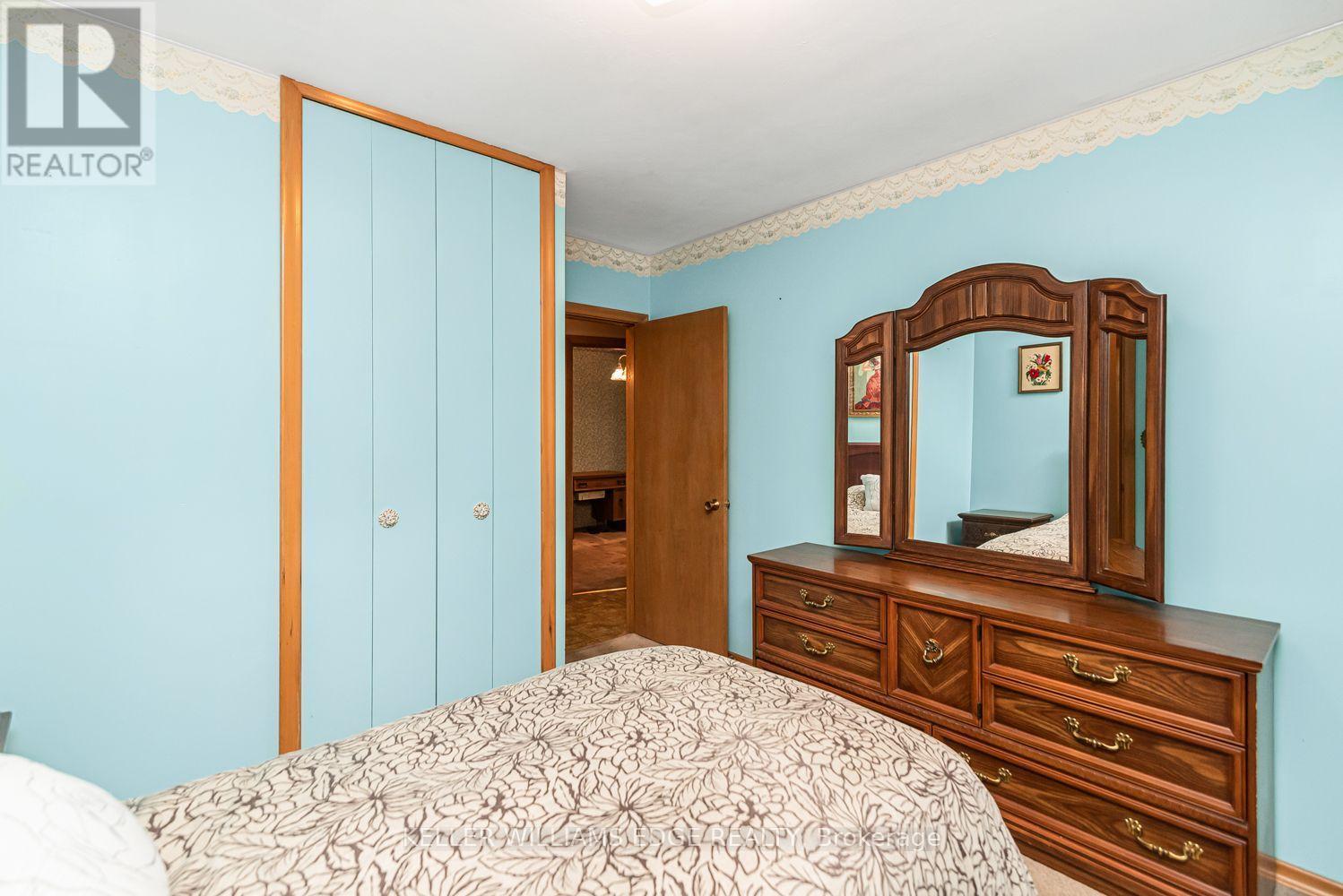 30 Goldfinch Road, Hamilton, ON