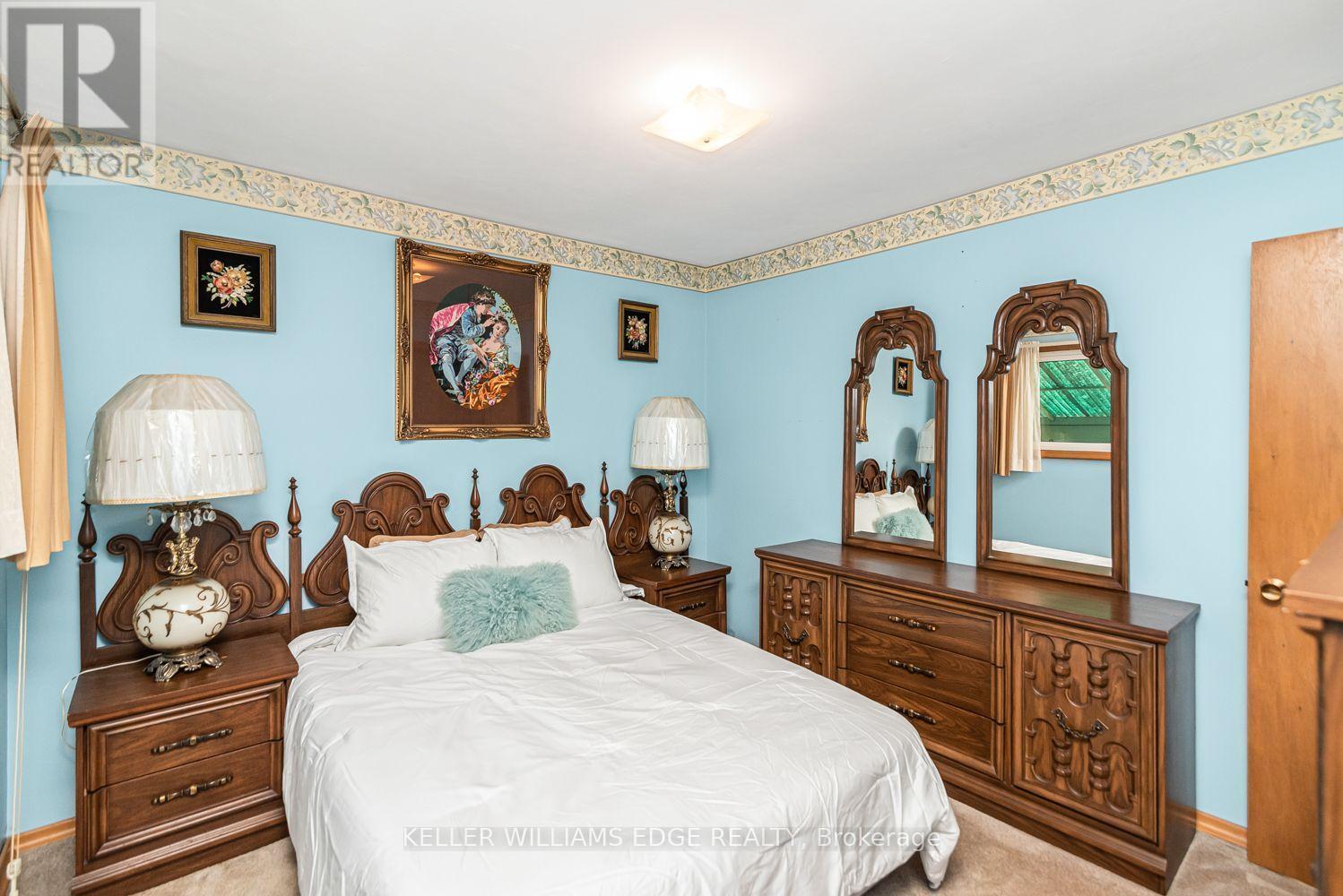 30 Goldfinch Road, Hamilton, ON