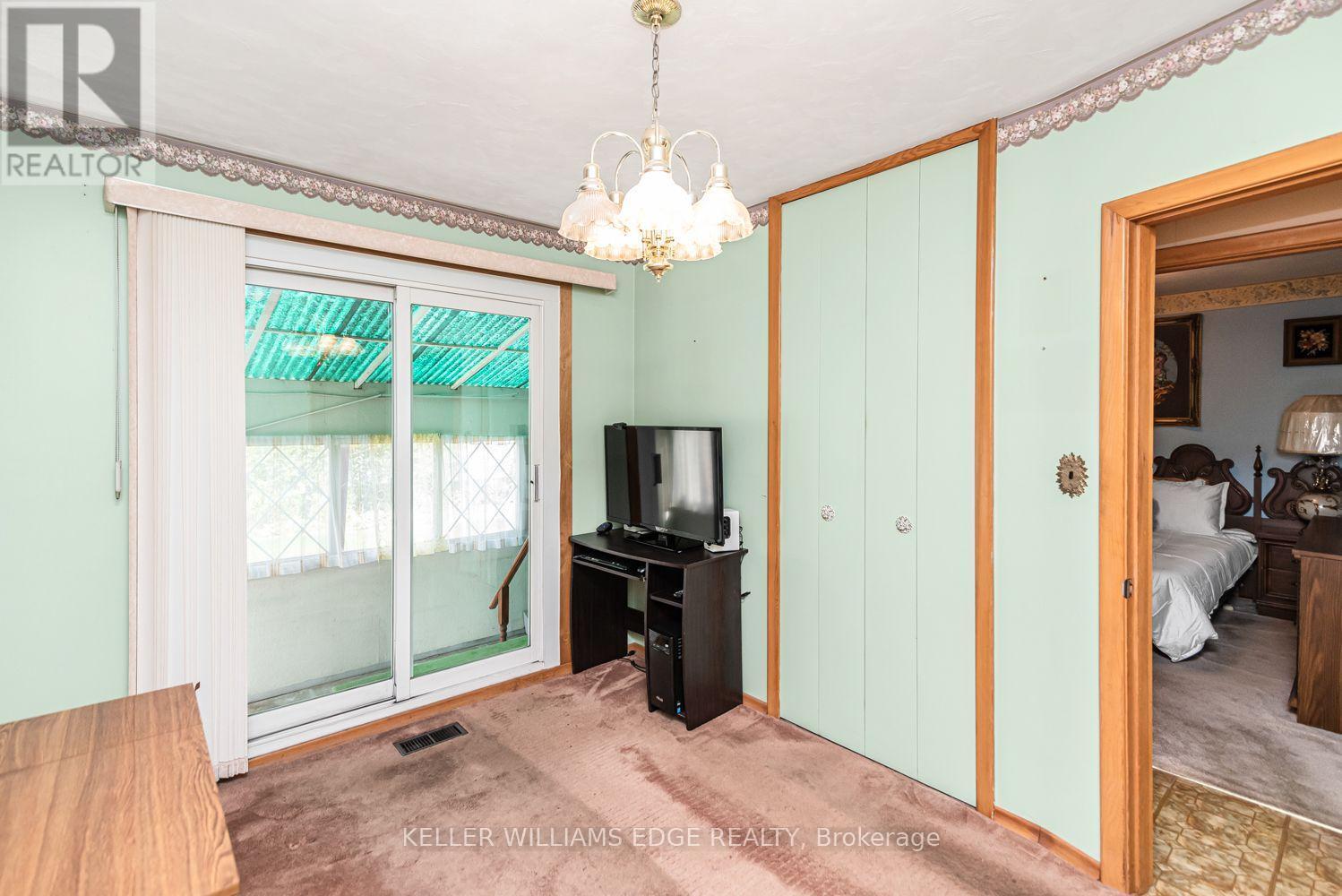 30 Goldfinch Road, Hamilton, ON
