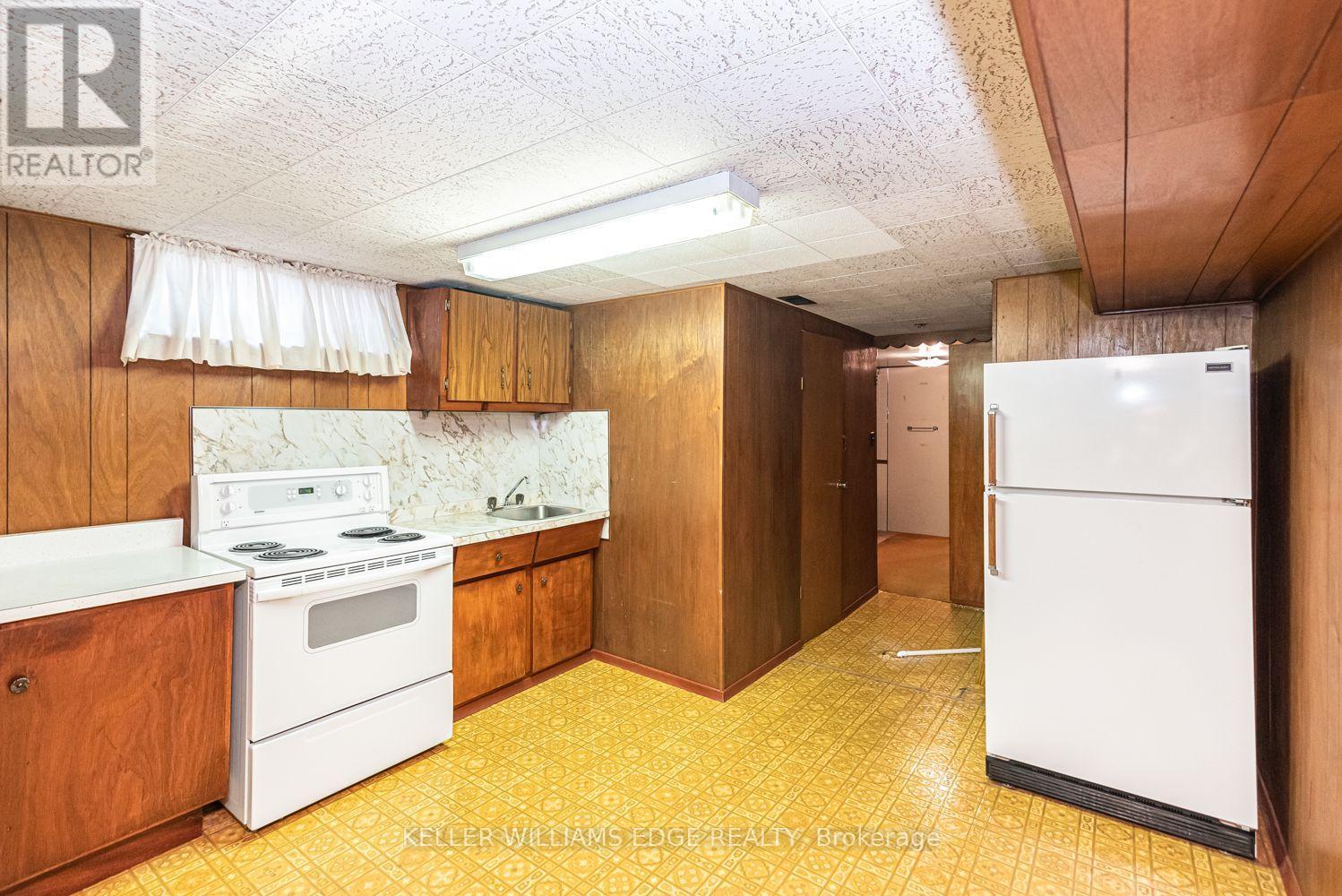 30 Goldfinch Road, Hamilton, ON