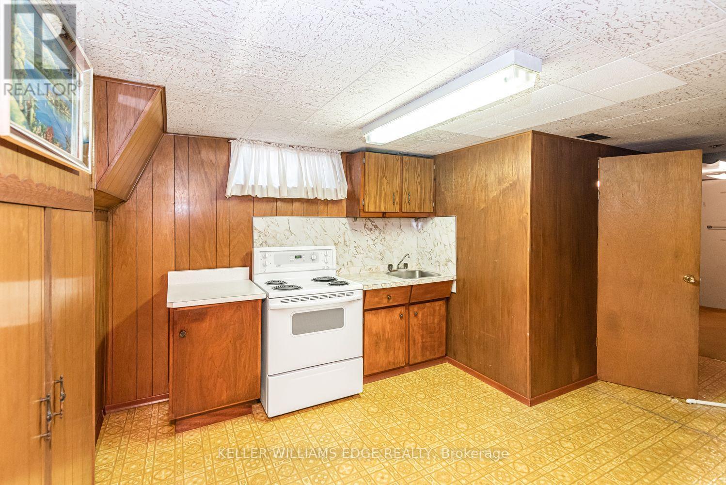 30 Goldfinch Road, Hamilton, ON
