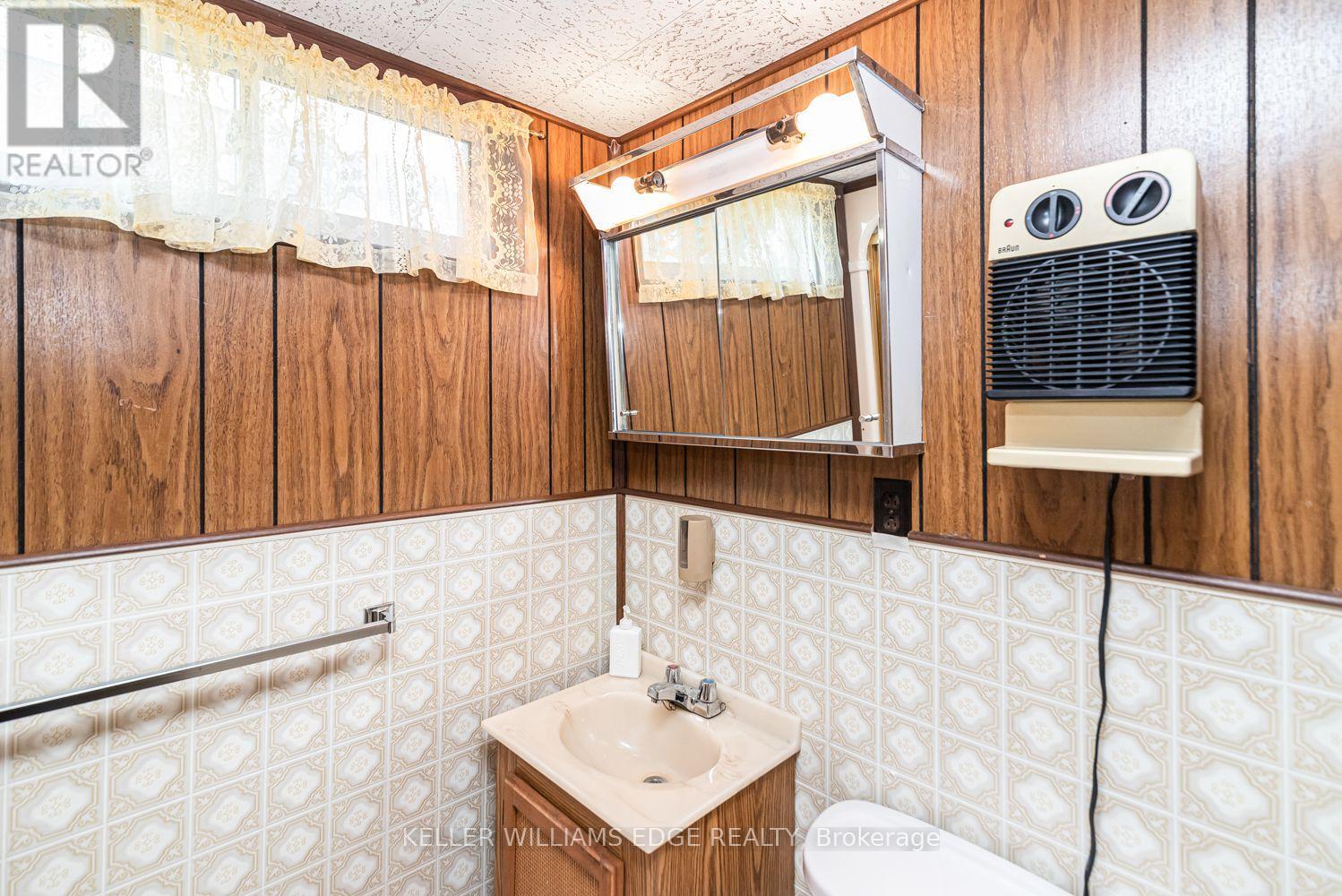 30 Goldfinch Road, Hamilton, ON